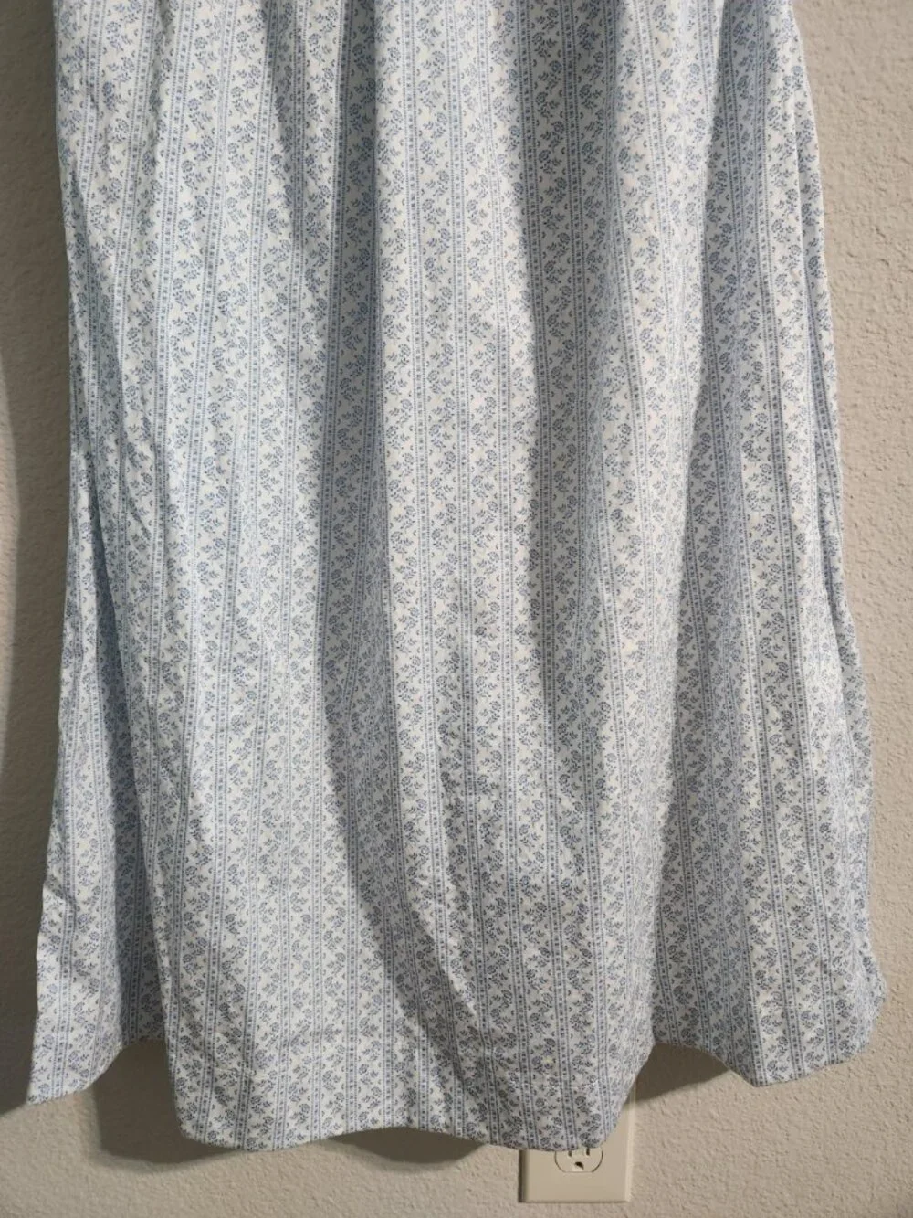 Dondolo Women’s Lounge Dress White Light Blue Floral Pattern size medium